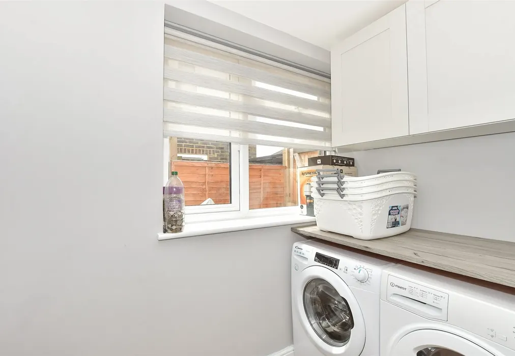Study - Grove Road, Horley, Surrey - Wards of Kent
