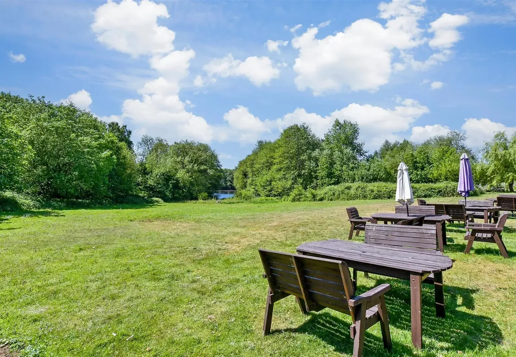 Communal Gardens - Chapel Road, Hothfield, Ashford, Kent - Wards of Kent