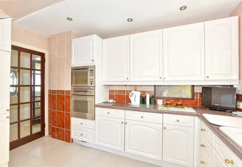 Kitchen - Leas Road, Deal, Kent - Wards of Kent