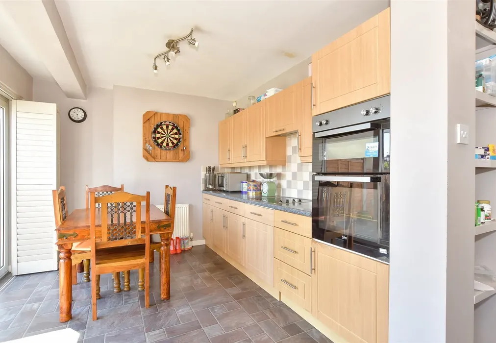 Kitchen/Diner - Edison Road, Welling, Kent - Wards of Kent