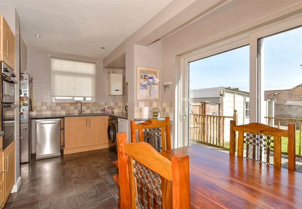 Kitchen/Diner - Edison Road, Welling, Kent - Wards of Kent