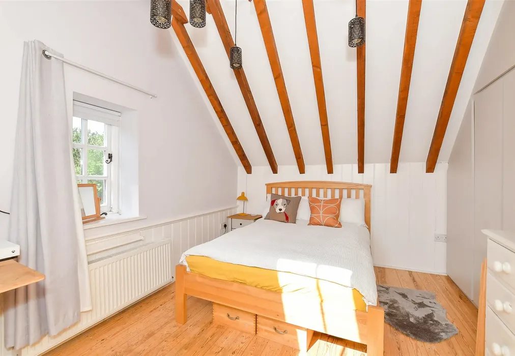 Bedroom 1 - Church Lane, Eastergate, Chichester, West Sussex - Wards of Kent