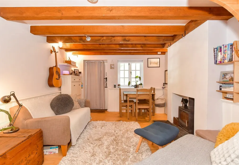 Lounge - Church Lane, Eastergate, Chichester, West Sussex - Wards of Kent