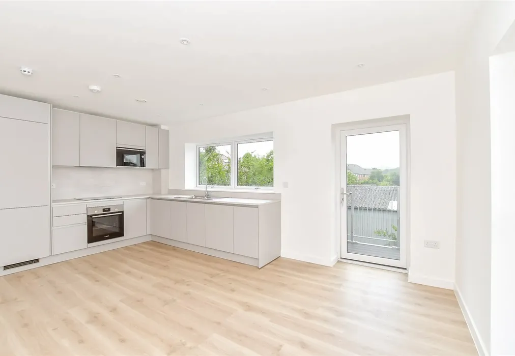Living/ Kitchen/ Dining Area - The Sidings, Station Road, Paddock Wood, Kent - Wards of Kent