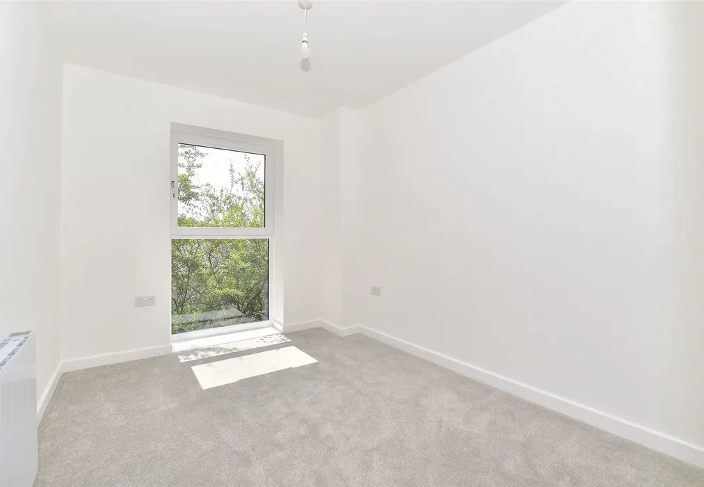 Bedroom 2 - The Sidings, Station Road, Paddock Wood, Kent - Wards of Kent
