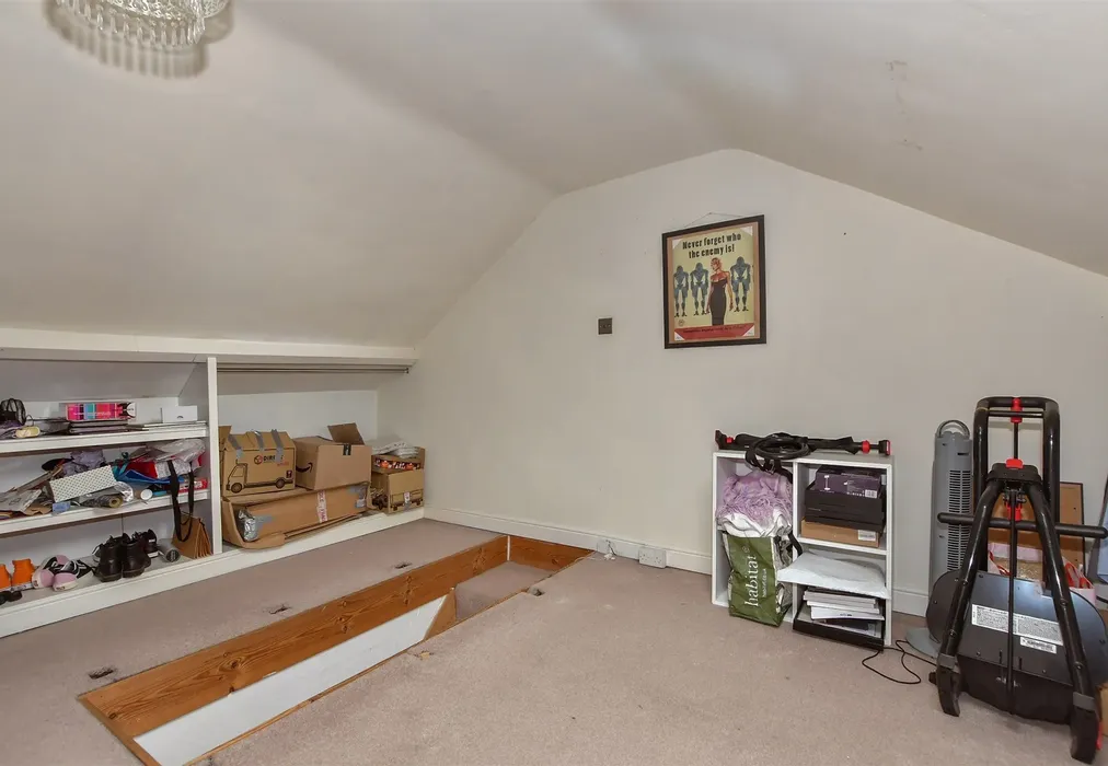 Loft Room - Tonbridge Road, Maidstone, Kent - Wards of Kent