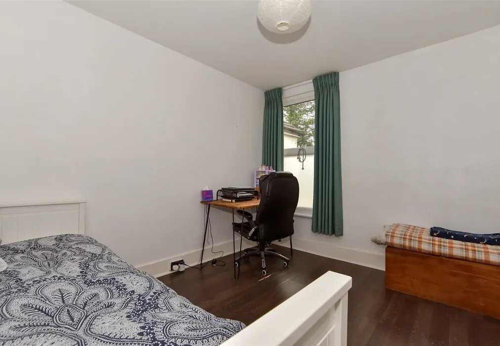 Bedroom 2 - Tonbridge Road, Maidstone, Kent - Wards of Kent