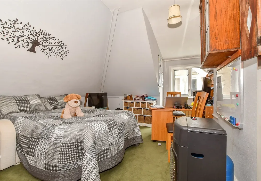 Bedroom 2 - Grimston Avenue, Folkestone, Kent - Wards of Kent