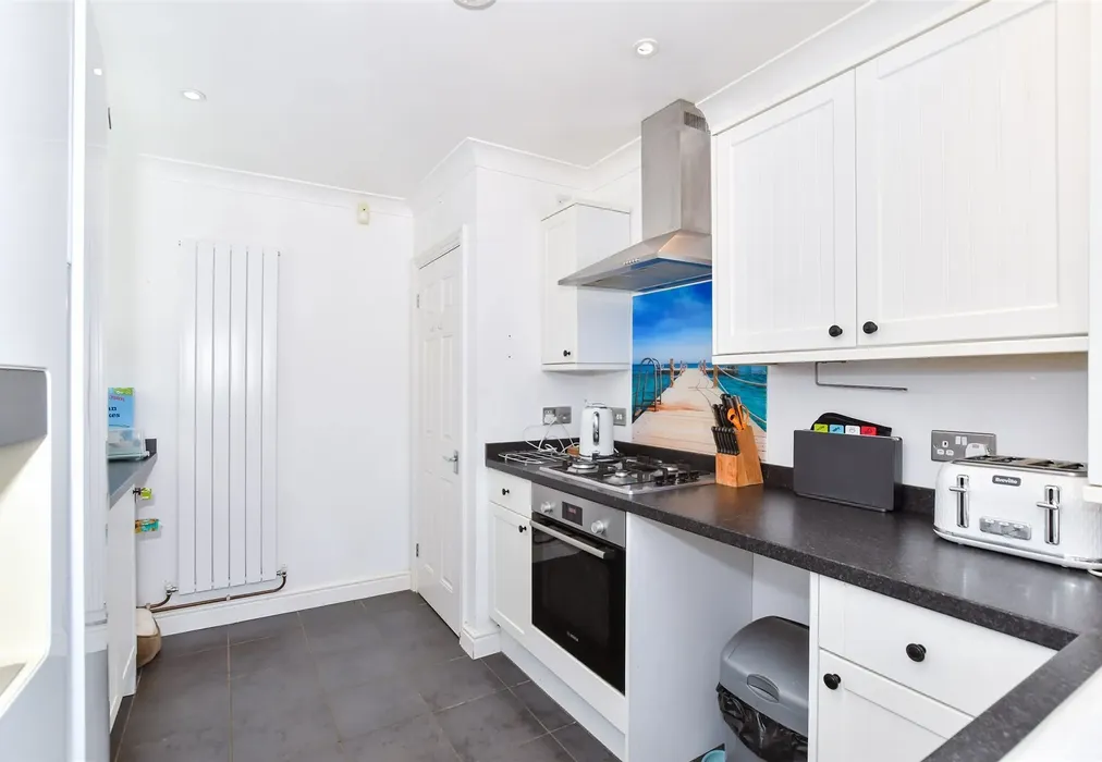 Kitchen - Queens Avenue, Snodland, Kent - Wards of Kent