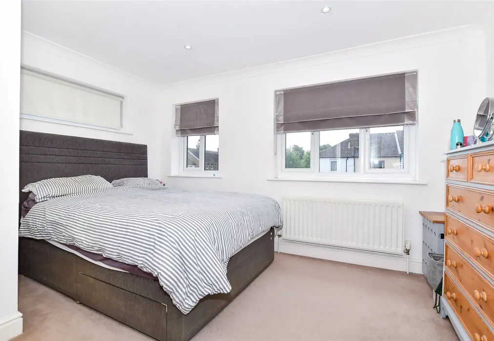 Bedroom 1 - Queens Avenue, Snodland, Kent - Wards of Kent