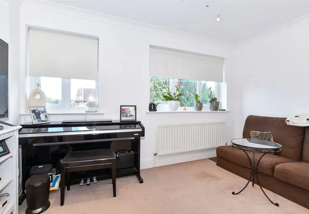 Bedroom 2 - Queens Avenue, Snodland, Kent - Wards of Kent