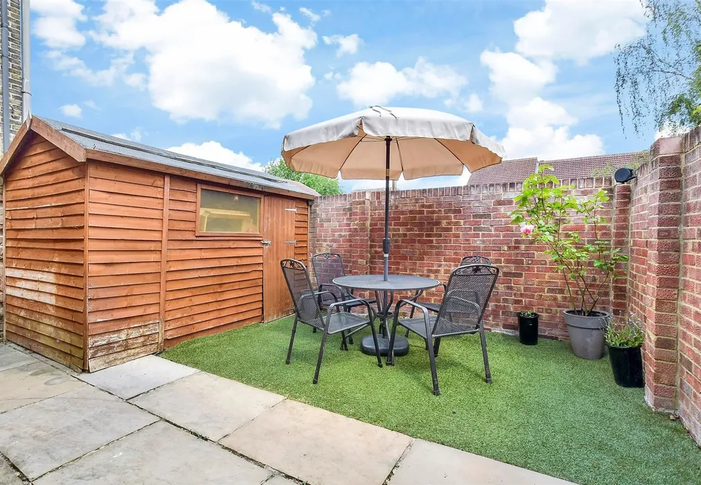 Rear Garden - Queens Avenue, Snodland, Kent - Wards of Kent