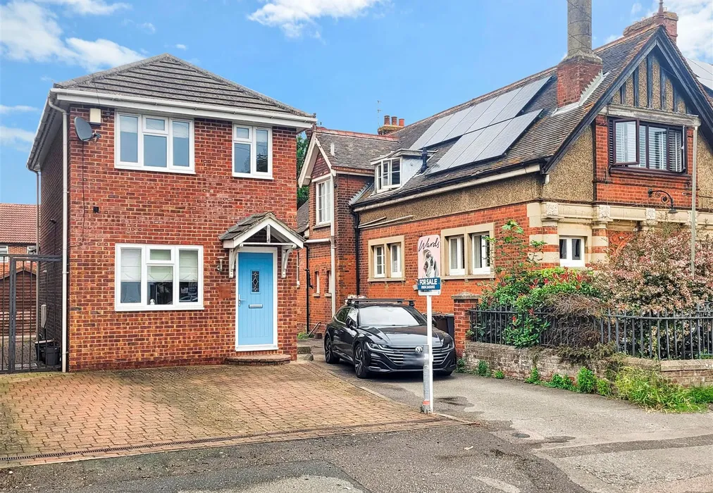 Front Elevation - Queens Avenue, Snodland, Kent - Wards of Kent