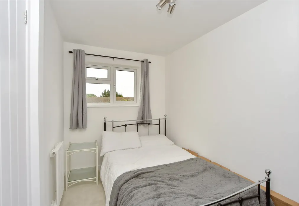 Bedroom 2 - Goldfinch Close, Faversham, Kent - Wards of Kent