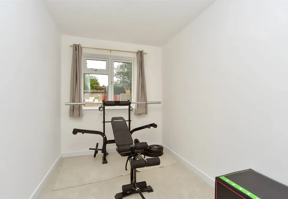 Bedroom 3 - Goldfinch Close, Faversham, Kent - Wards of Kent