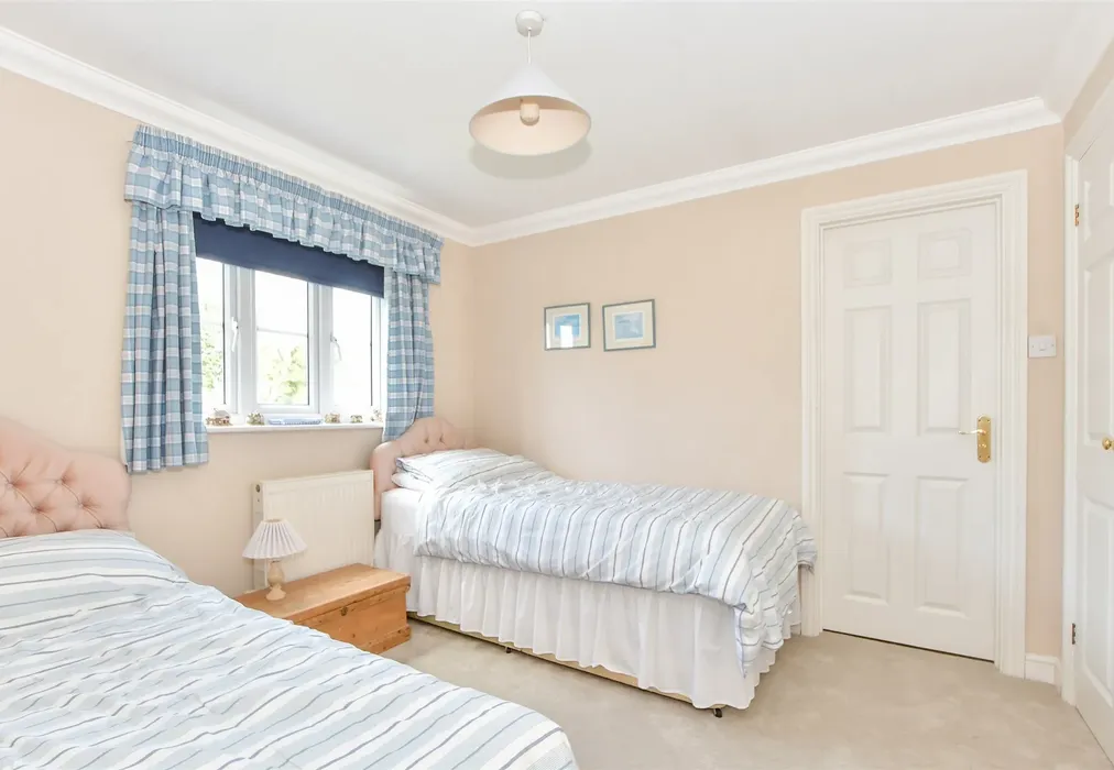 Bedroom 3 - Copper Beech Drive, Tangmere, Chichester, West Sussex - Wards of Kent