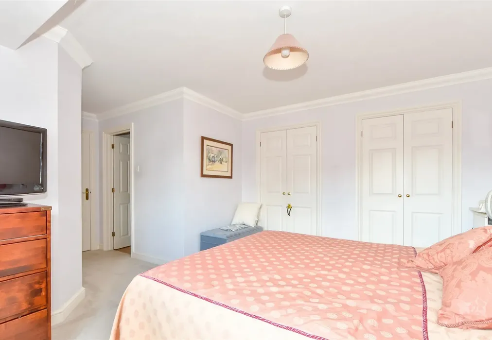 Bedroom 1 - Copper Beech Drive, Tangmere, Chichester, West Sussex - Wards of Kent
