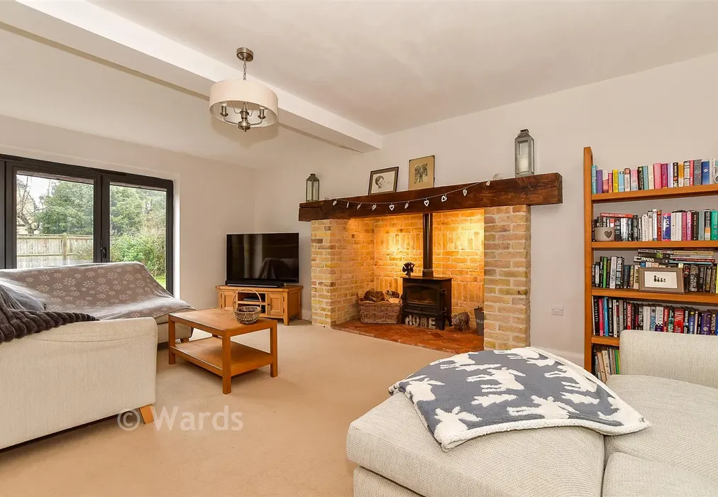 Lounge - Mill Bank, Headcorn, Ashford, Kent - Wards of Kent