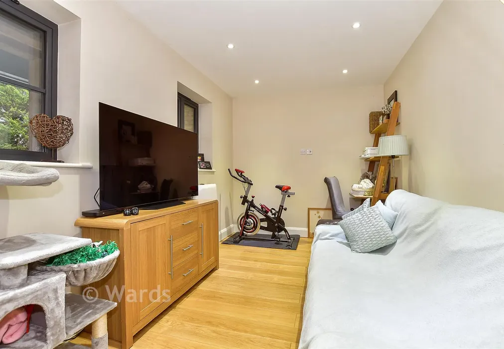 Snug - Mill Bank, Headcorn, Ashford, Kent - Wards of Kent