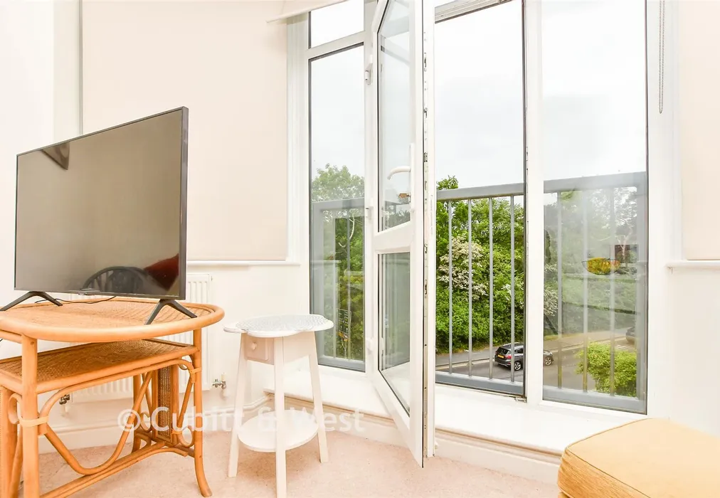 Bedroom 2 - Wood Street, East Grinstead, West Sussex - Wards of Kent