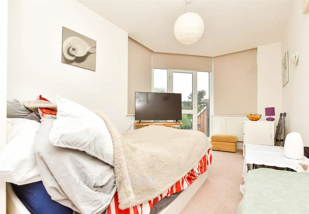 Bedroom 2 - Wood Street, East Grinstead, West Sussex - Wards of Kent