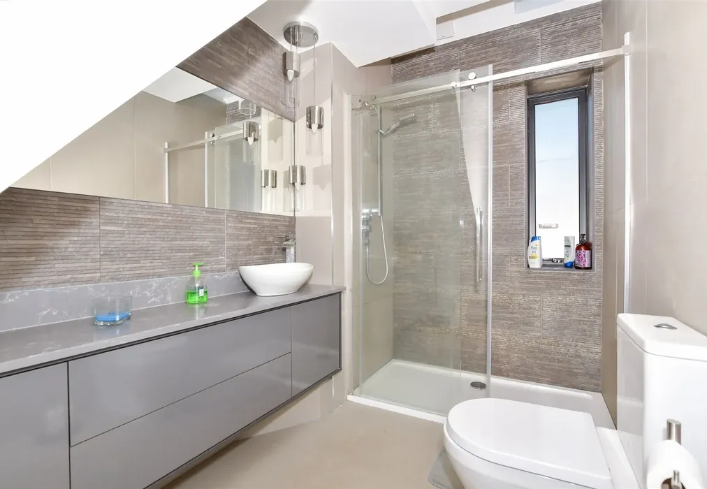 Shower Room - Sandling Lane, Penenden Heath, Maidstone, Kent - Wards of Kent