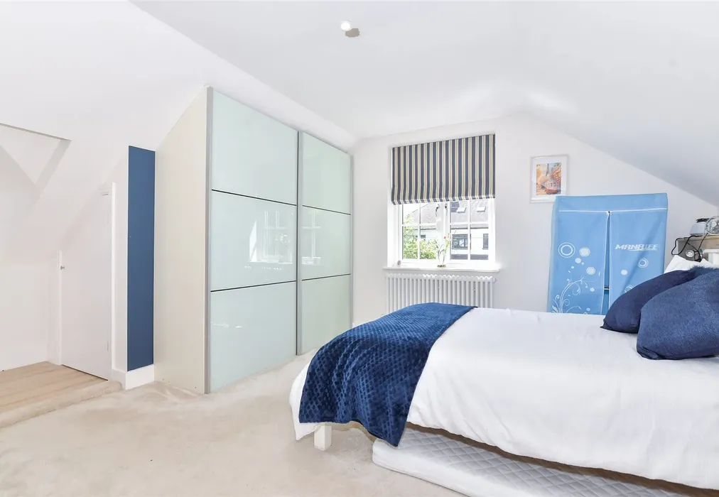 Bedroom 2 - Sandling Lane, Penenden Heath, Maidstone, Kent - Wards of Kent