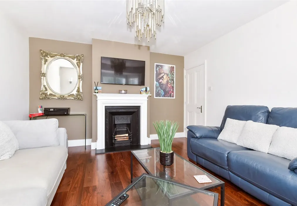 Lounge - Sandling Lane, Penenden Heath, Maidstone, Kent - Wards of Kent