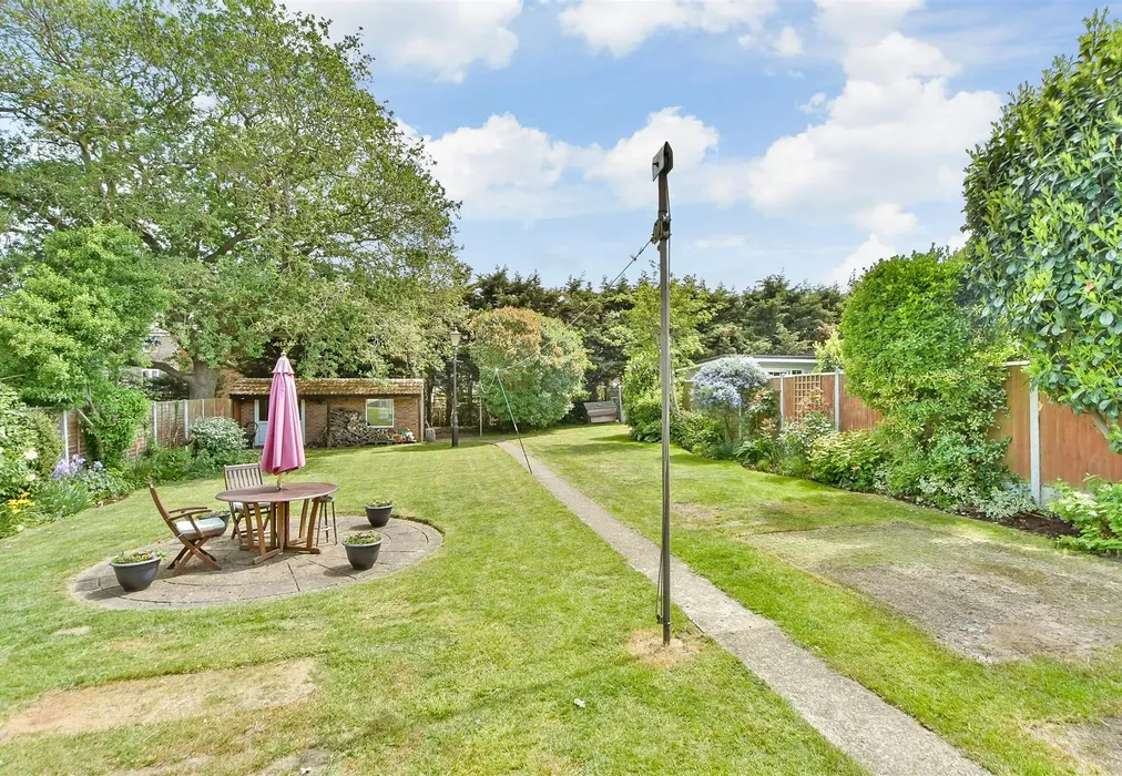 Rear Garden - Elm Avenue, Chattenden, Rochester, Kent - Wards of Kent