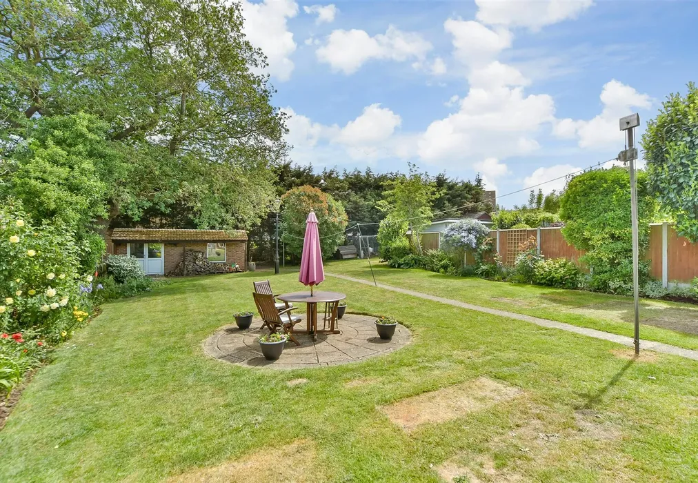 Rear Garden - Elm Avenue, Chattenden, Rochester, Kent - Wards of Kent