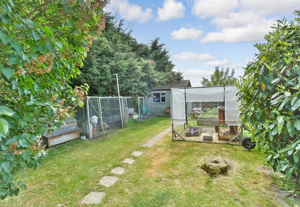 Rear Garden - Elm Avenue, Chattenden, Rochester, Kent - Wards of Kent
