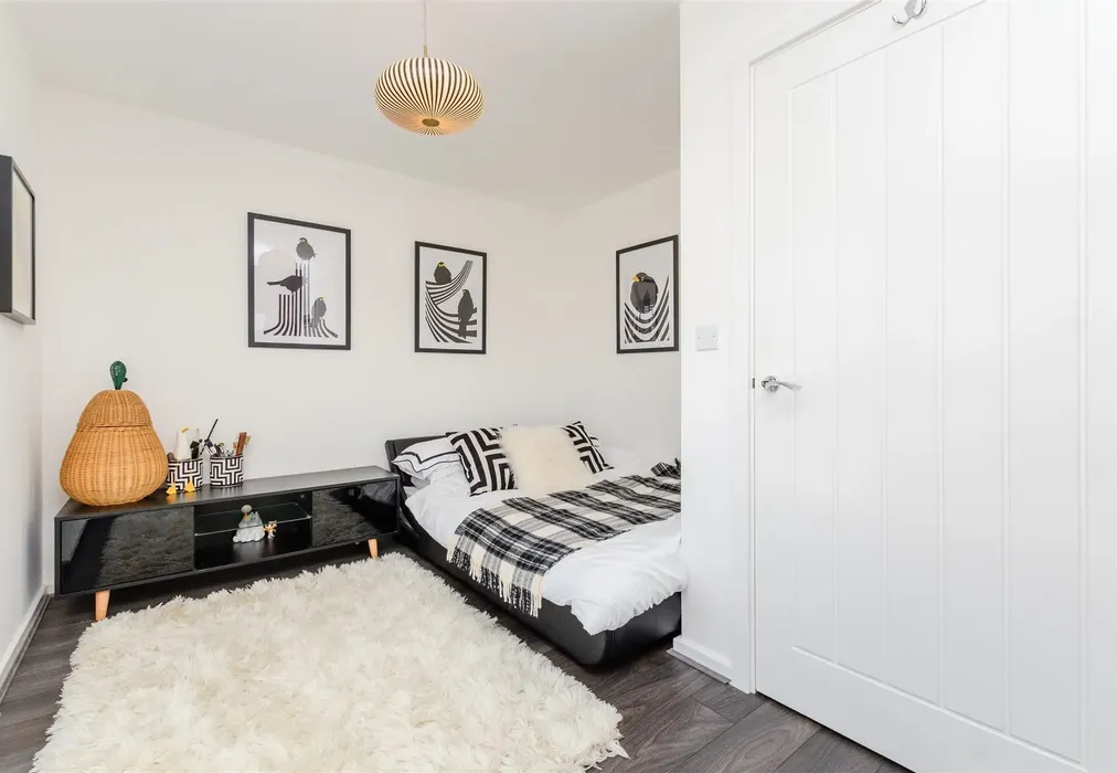 Bedroom 5 - Ripplewaters, St. Mary's Island, Chatham, Kent - Wards of Kent