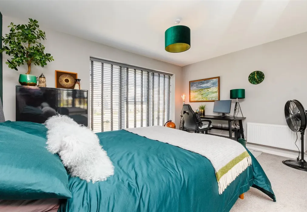 Bedroom 2 - Ripplewaters, St. Mary's Island, Chatham, Kent - Wards of Kent