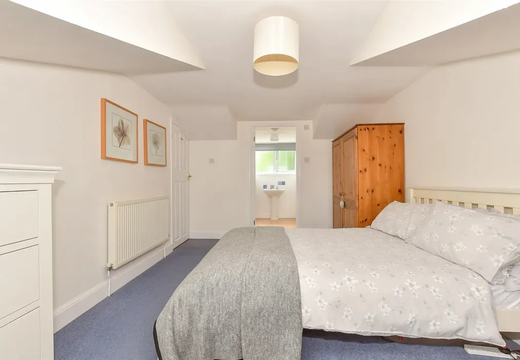 Bedroom 1 - Aerodrome Road, Bekesbourne, Canterbury, Kent - Wards of Kent