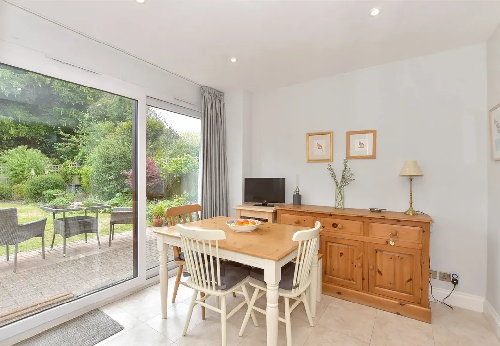 Breakfast Area - Aerodrome Road, Bekesbourne, Canterbury, Kent - Wards of Kent