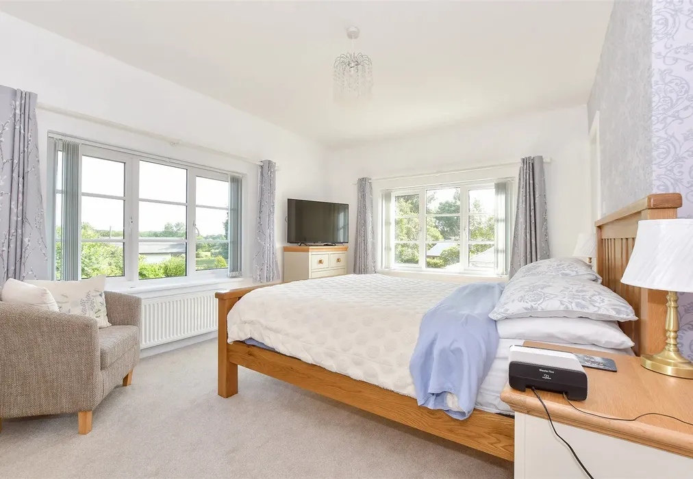 Bedroom 1 - Main Road, Ningwood, Newport, Isle of Wight - Wards of Kent