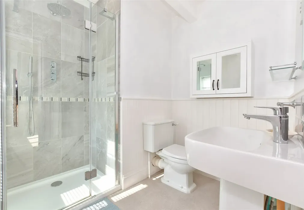 En-Suite Shower Room - Main Road, Ningwood, Newport, Isle of Wight - Wards of Kent