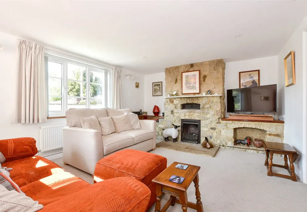 Lounge - Main Road, Ningwood, Newport, Isle of Wight - Wards of Kent