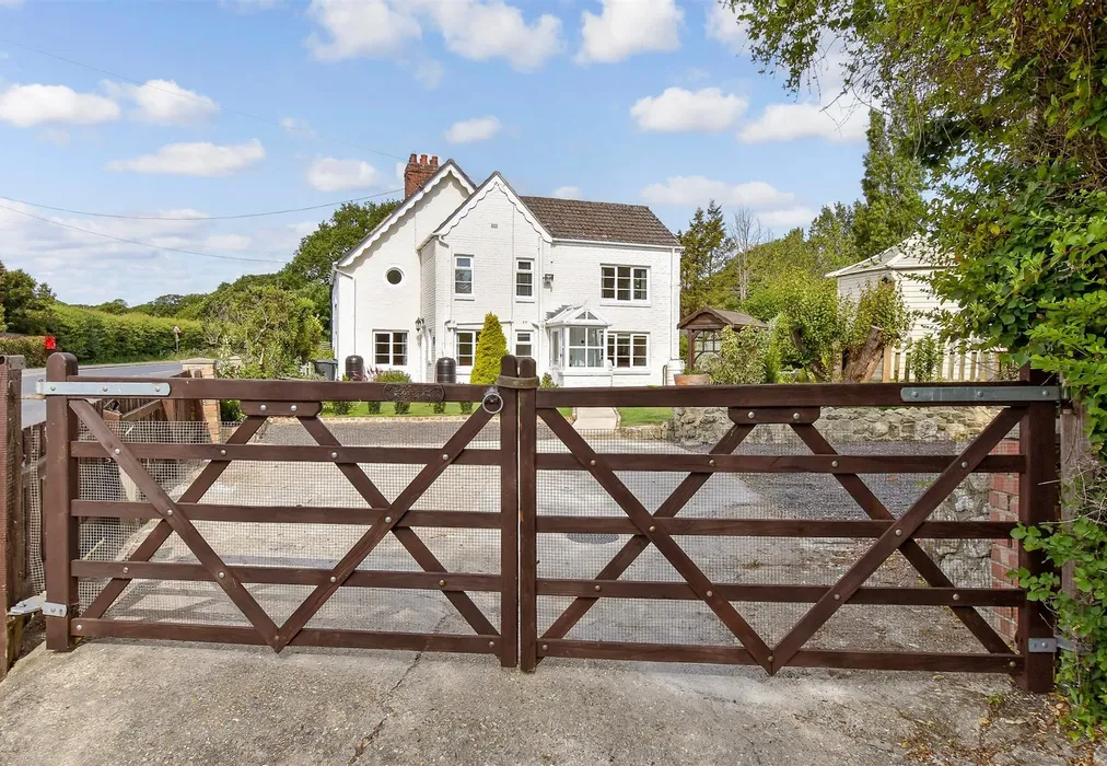 External Lifestyle Photograph - Main Road, Ningwood, Newport, Isle of Wight - Wards of Kent