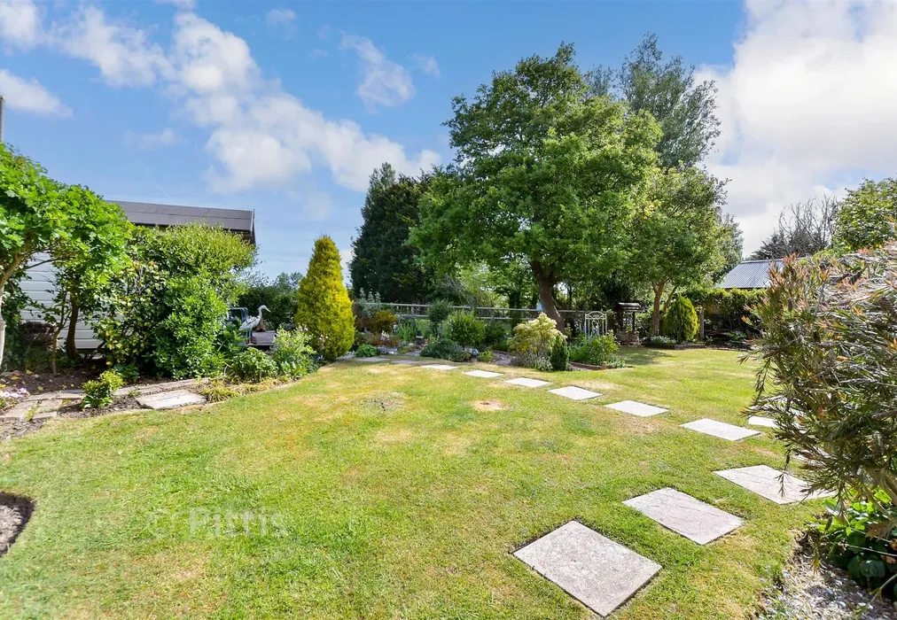 Rear Garden - Main Road, Ningwood, Newport, Isle of Wight - Wards of Kent