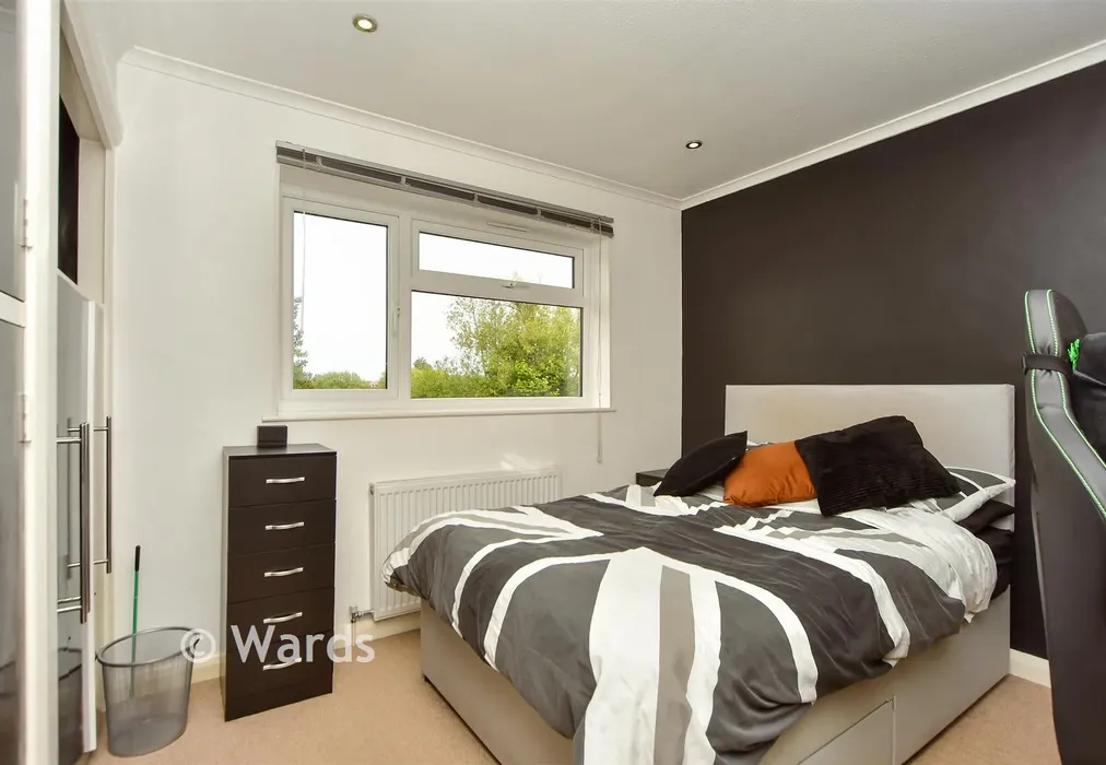 Bedroom 2 - Wells Way, Faversham, Kent - Wards of Kent