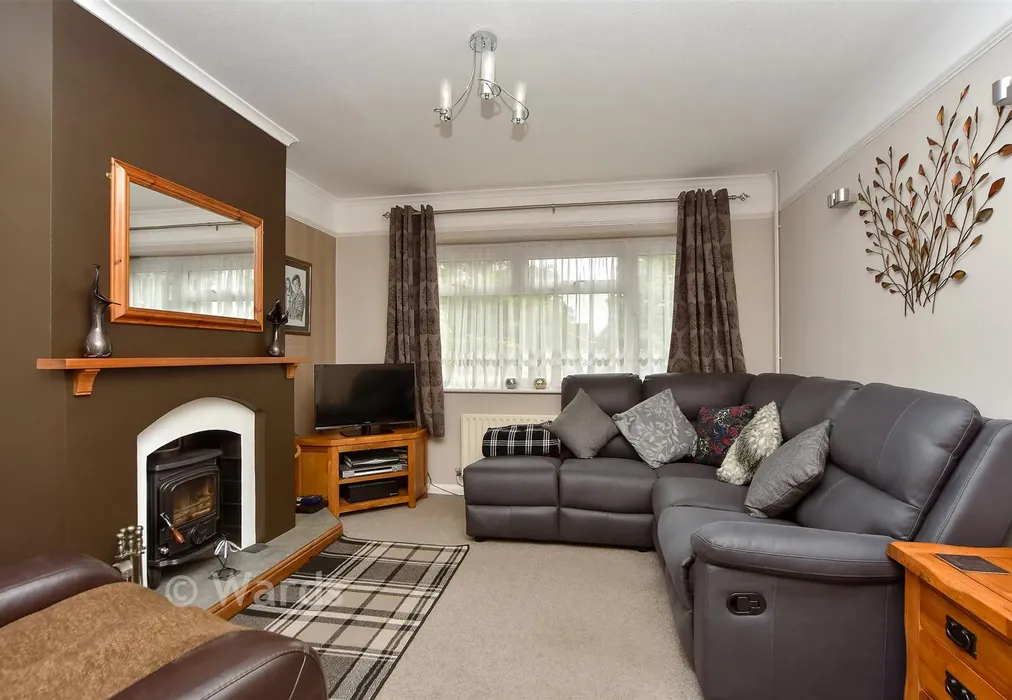 Lounge/Diner - Wells Way, Faversham, Kent - Wards of Kent