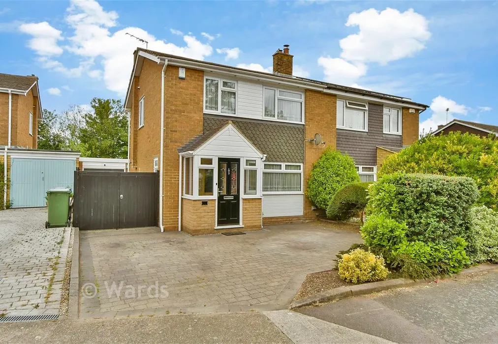 Front Brochure - Wells Way, Faversham, Kent - Wards of Kent