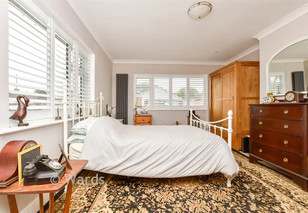 Bedroom 1 - Leatt Close, Broadstairs, Kent - Wards of Kent