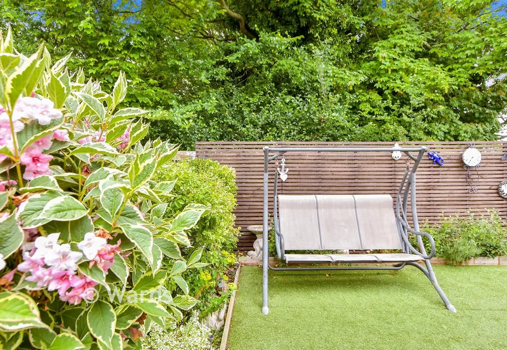 External Lifestyle Photograph - Leatt Close, Broadstairs, Kent - Wards of Kent