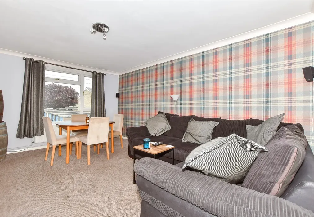 Lounge - Owen Square, Walmer, Deal, Kent - Wards of Kent