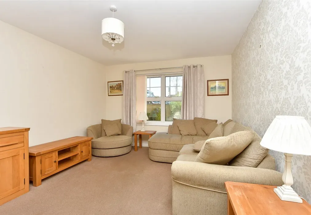 Lounge/Diner - West Lane, Sittingbourne, Kent - Wards of Kent