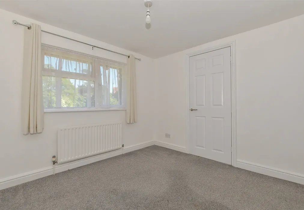 Bedroom 2 - Eyhorne Street, Hollingbourne, Maidstone, Kent - Wards of Kent