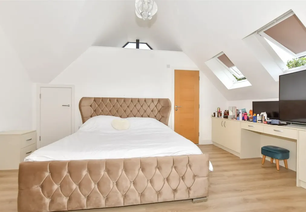 Bedroom 1 - Farley Road, Margate, Kent - Wards of Kent