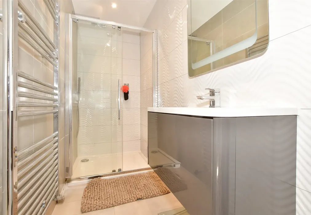 En-Suite Shower Room - Farley Road, Margate, Kent - Wards of Kent